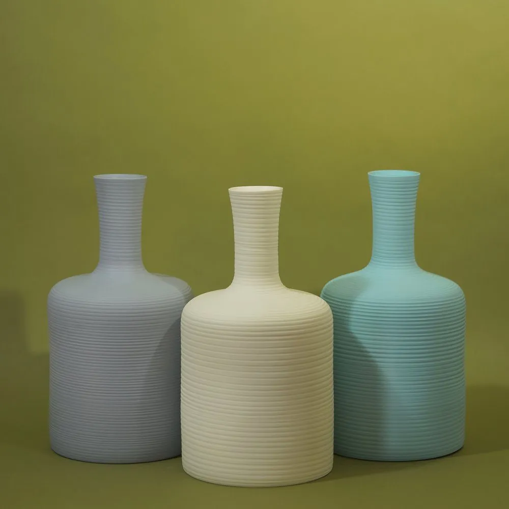 COLD MOUNTAIN TULIP VASE BISQUE